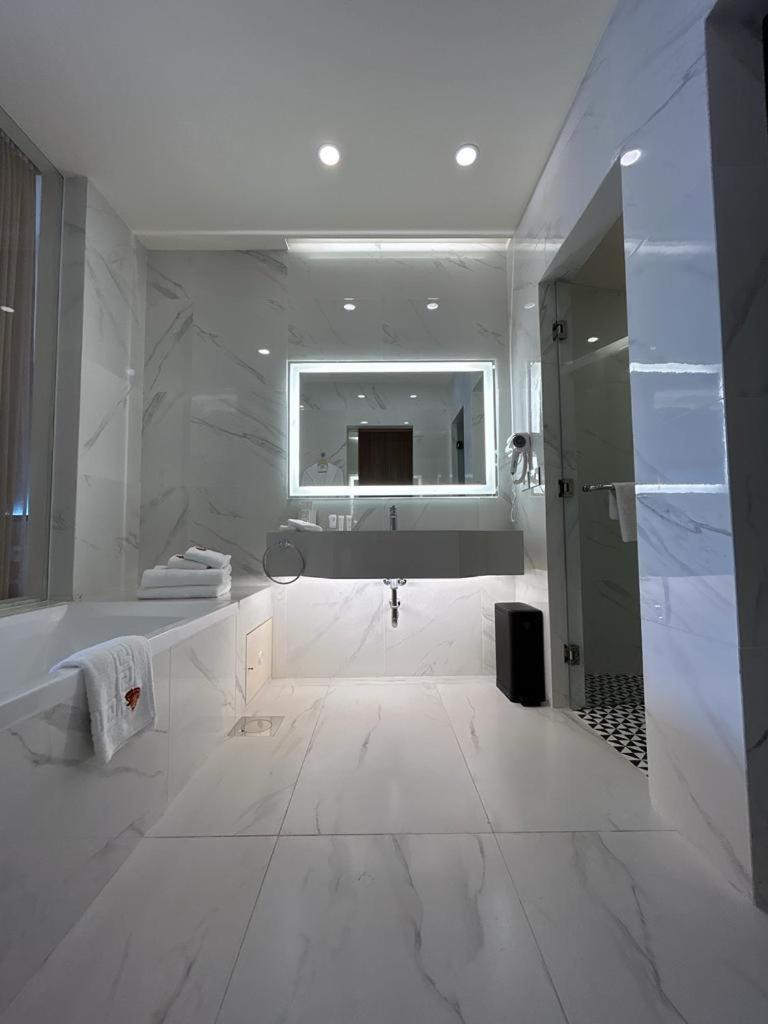 Hotel Saint Georges Beirut Al Marfa' Dış mekan fotoğraf